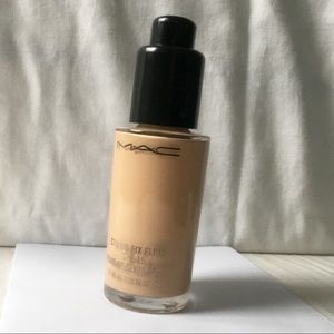 MAC Cosmetics Studio Fix Fluid NW20